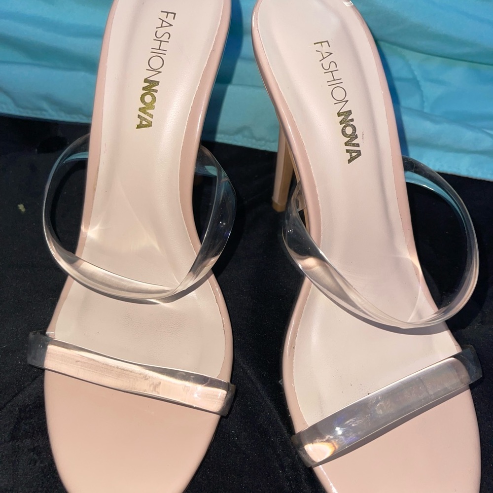Fashion nova heel